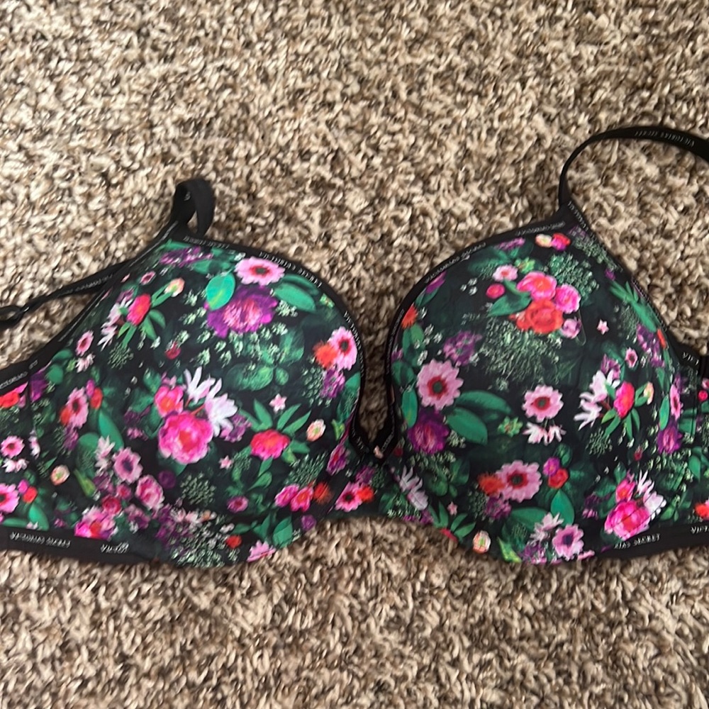VS Bra